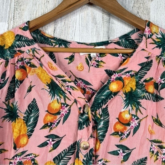 C&C California Blouse Size Large Short Sleeves Button Up Shirt Tropical Vacation - Picture 4 of 11